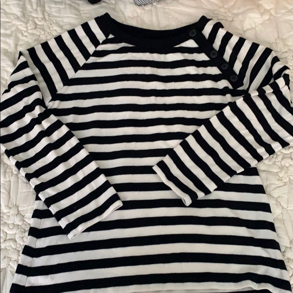 Apostrophe Light Sweater